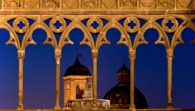 Palazzo Papale la Loggia