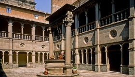 Basilica di S. Maria della Quercia - Chiostro