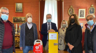 L’associazione Sardegna in Tuscia dona un defibrillatore alla città di Viterbo. Il ringraziamento del sindaco Arena