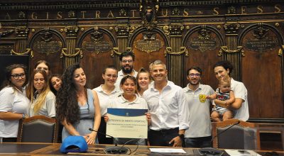 Sbandieratrici e Gruppo Storico Musicale Città di Viterbo premiati in Comune dalla sindaca Frontini