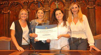 “I superamici”, la sindaca Frontini consegna attestato di merito alla scuola infanzia lago Trasimeno  IC Carmine per il Premio H. C. Andersen, sezione piccoli